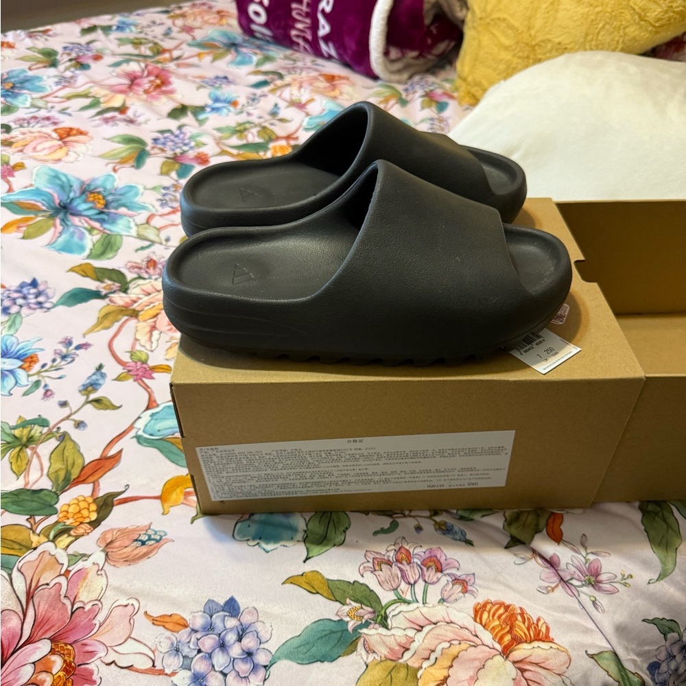 YZY Slides Adidas